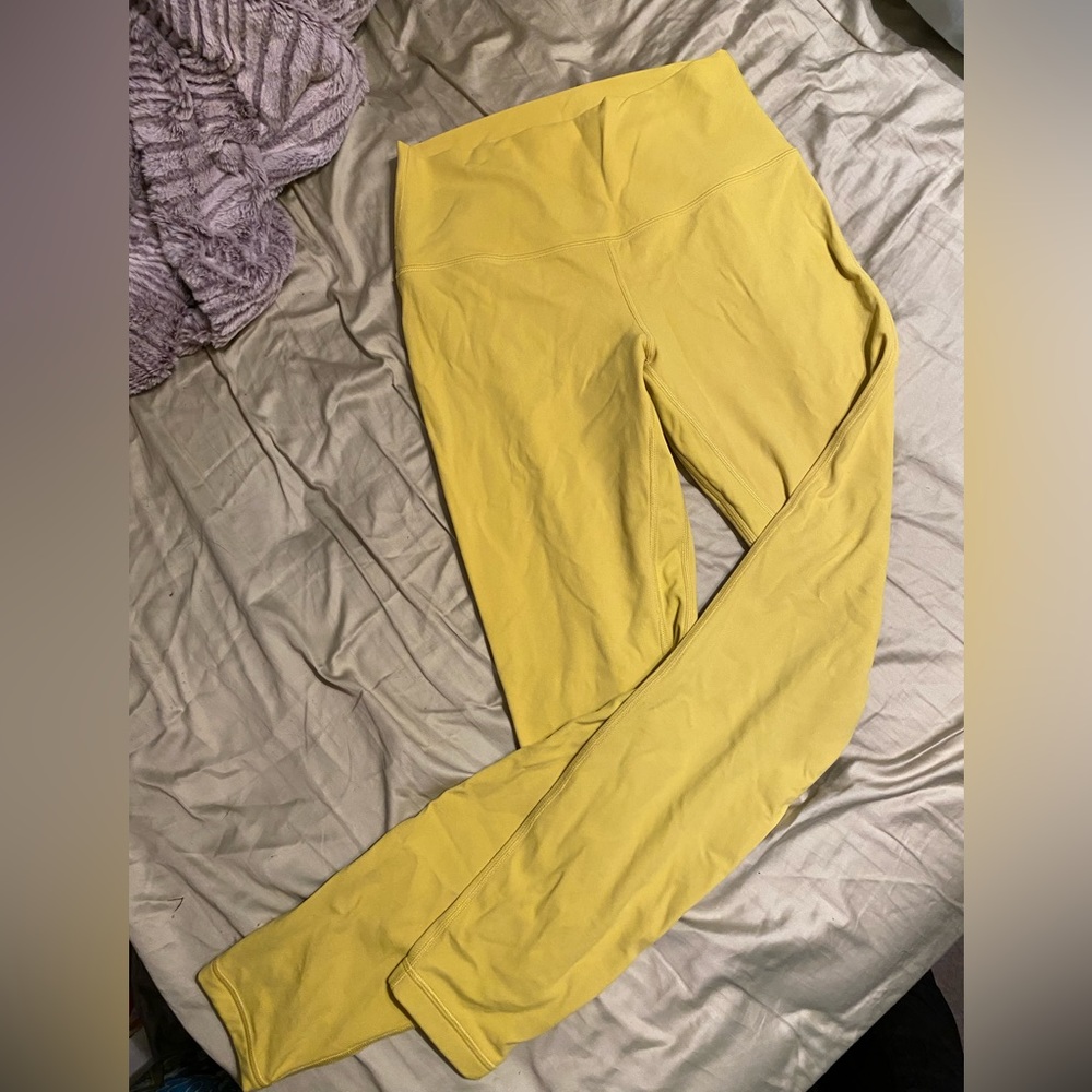 Lululemon Align 28 inch leggings Size 8, Solar Yellow
